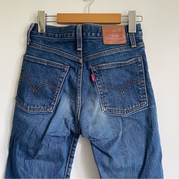 Levi’s Wedgie Icon Fit Denim Jeans • Med / Dark Wash • US 24 image 7