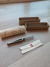 Vintage Post Electric Co. Inc Bead Stringer & Knot Tyer Directions Original Box