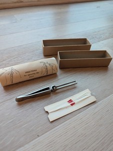 Vintage Post Electric Co. Inc Bead Stringer & Knot Tyer Directions Original Box