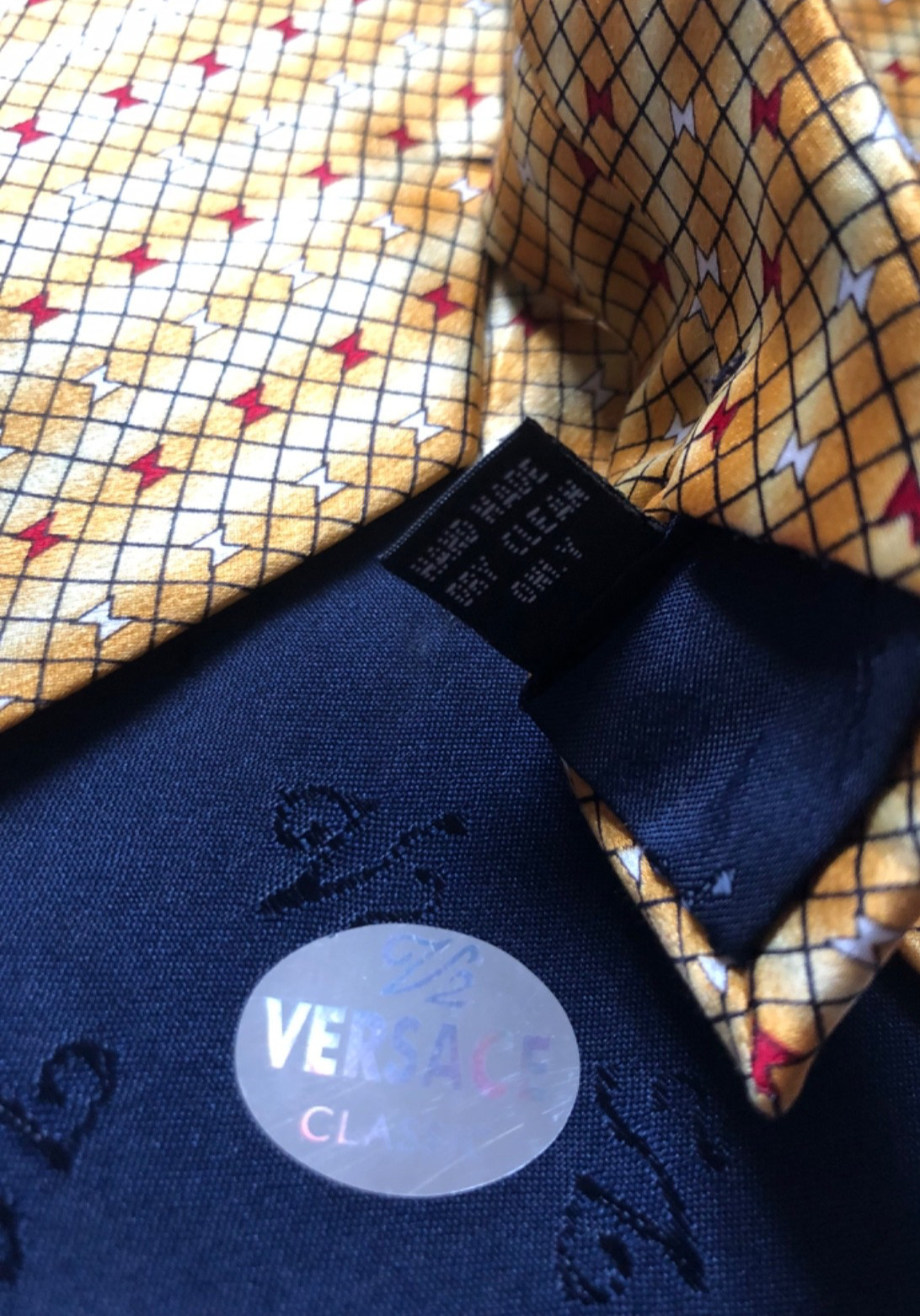 Rare Vintage Versace Classic v2 Silk Tie Luxury Designer Hand Made Gold Yellow image 8