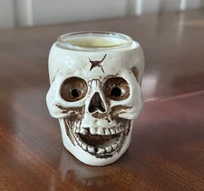 2011 RETIRED YANKEE CANDLE LED LIGHTED TEA LIGHT SKULL 2”