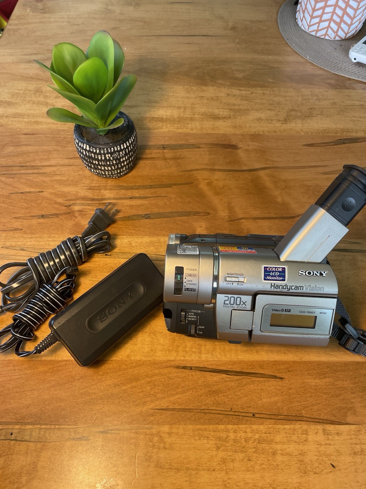 Sony Handycam CCD-TRV37 Video8 XR Camcorder Playback Only-image