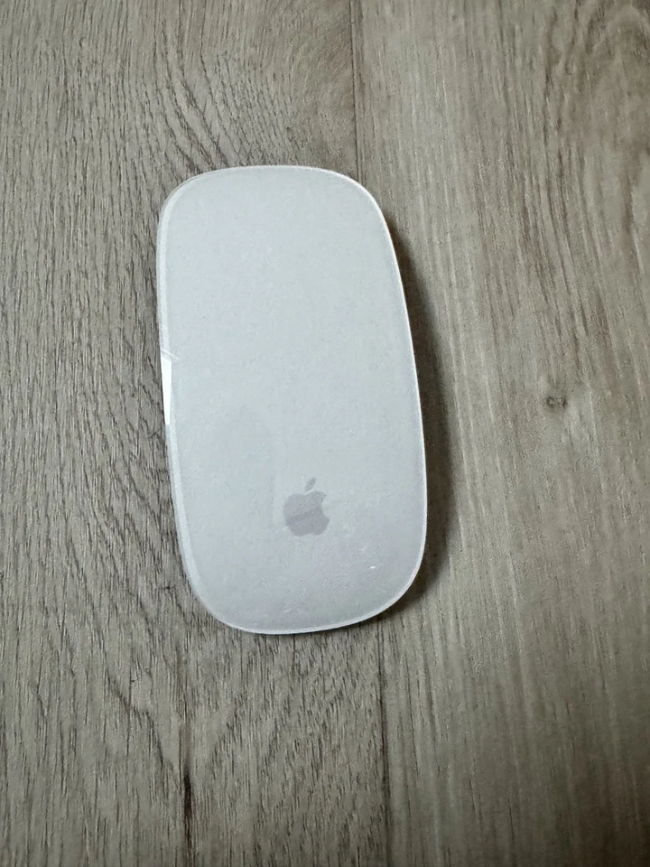 Apple Magic Mouse 2 MLA02LL/A A1657 EMC 2923 - Image 3 of 4