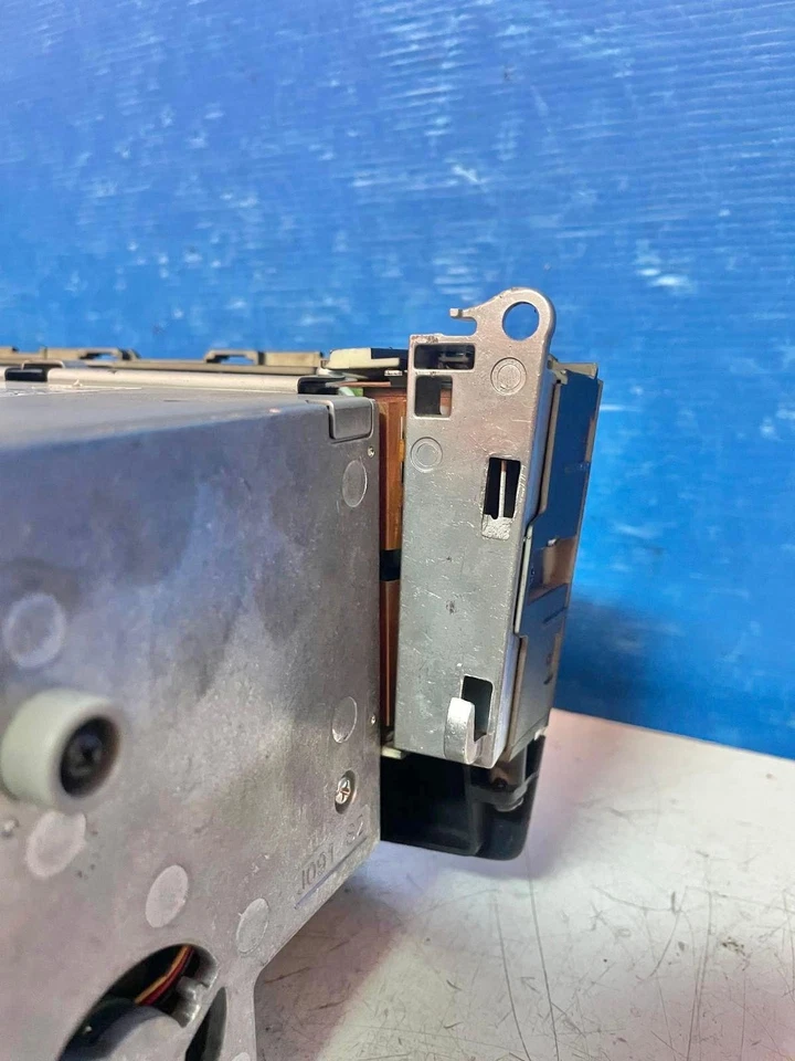 AUTORADIO PER MERCEDES Classe C S. Wagon W204 A2048703496 (07>) - Immagine 2 di 4