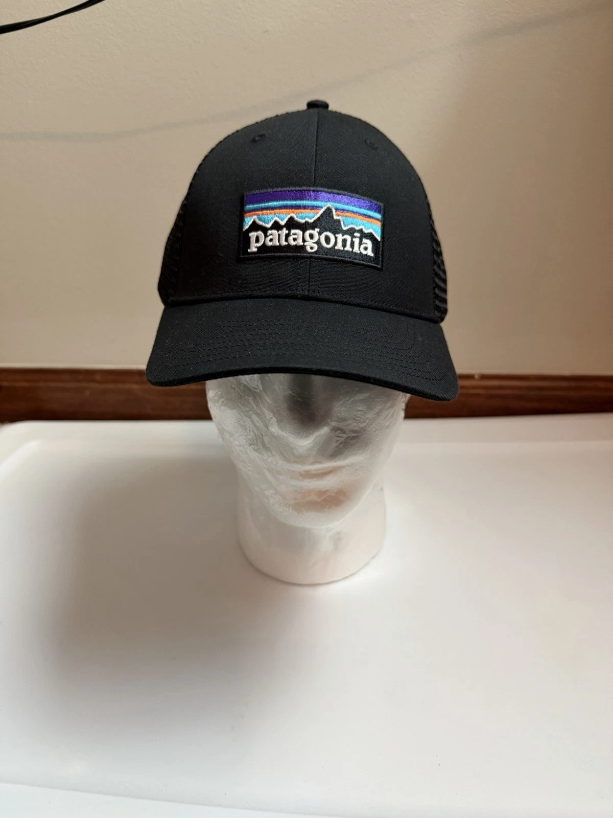 PATAGONIA P-6 Logo LoPro Trucker Hat Snap Back Adjustable Mesh Cap Black