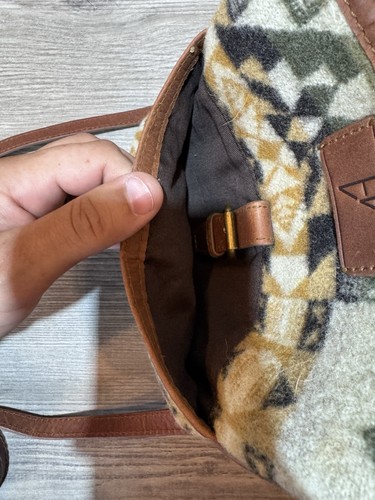 Eddie Bauer & Pendleton Cross Body Bag - Picture 5 of 10