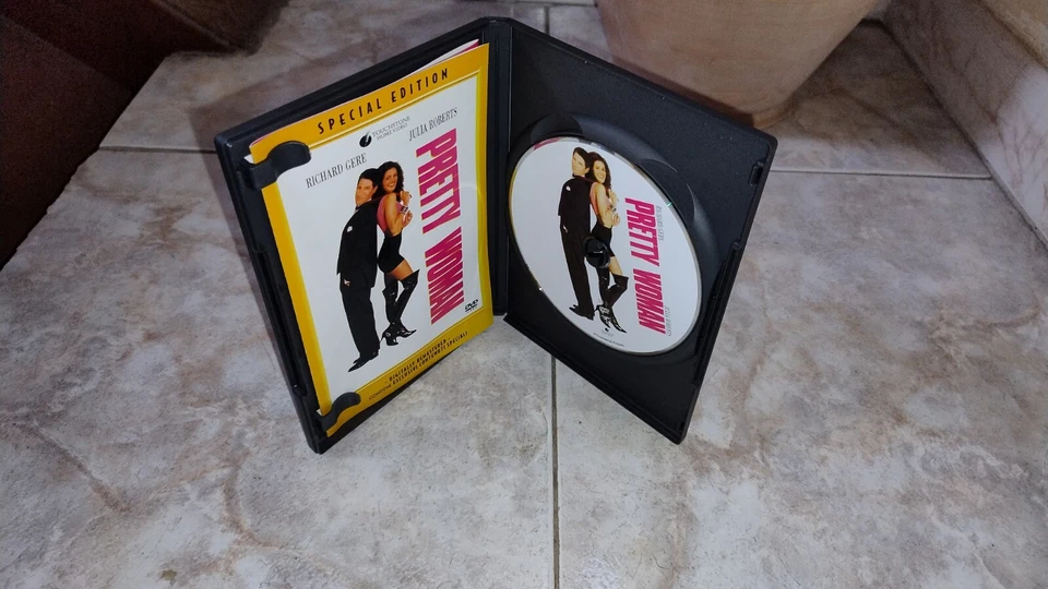 DVD JULIA ROBERTS PRETTY WOMAN VERSIONE VENDITA SPECIAL EDITION COME NUOVO - Immagine 3 di 3