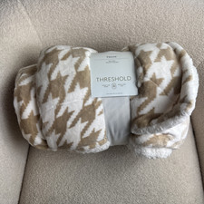 Threshold Throw