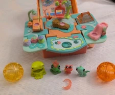 🌺 Littlest Pet Shop 🌺Reptile teeniest tiniest popup playset Crown +EXTRAS