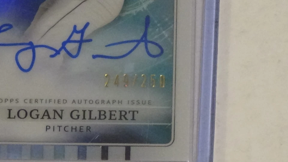 2018 BOWMAN CHROME CLASS 2018 REFRACTOR AUTO LOGAN GILBERT SER #D ( 249 OF 250 ) - Image 2 of 4