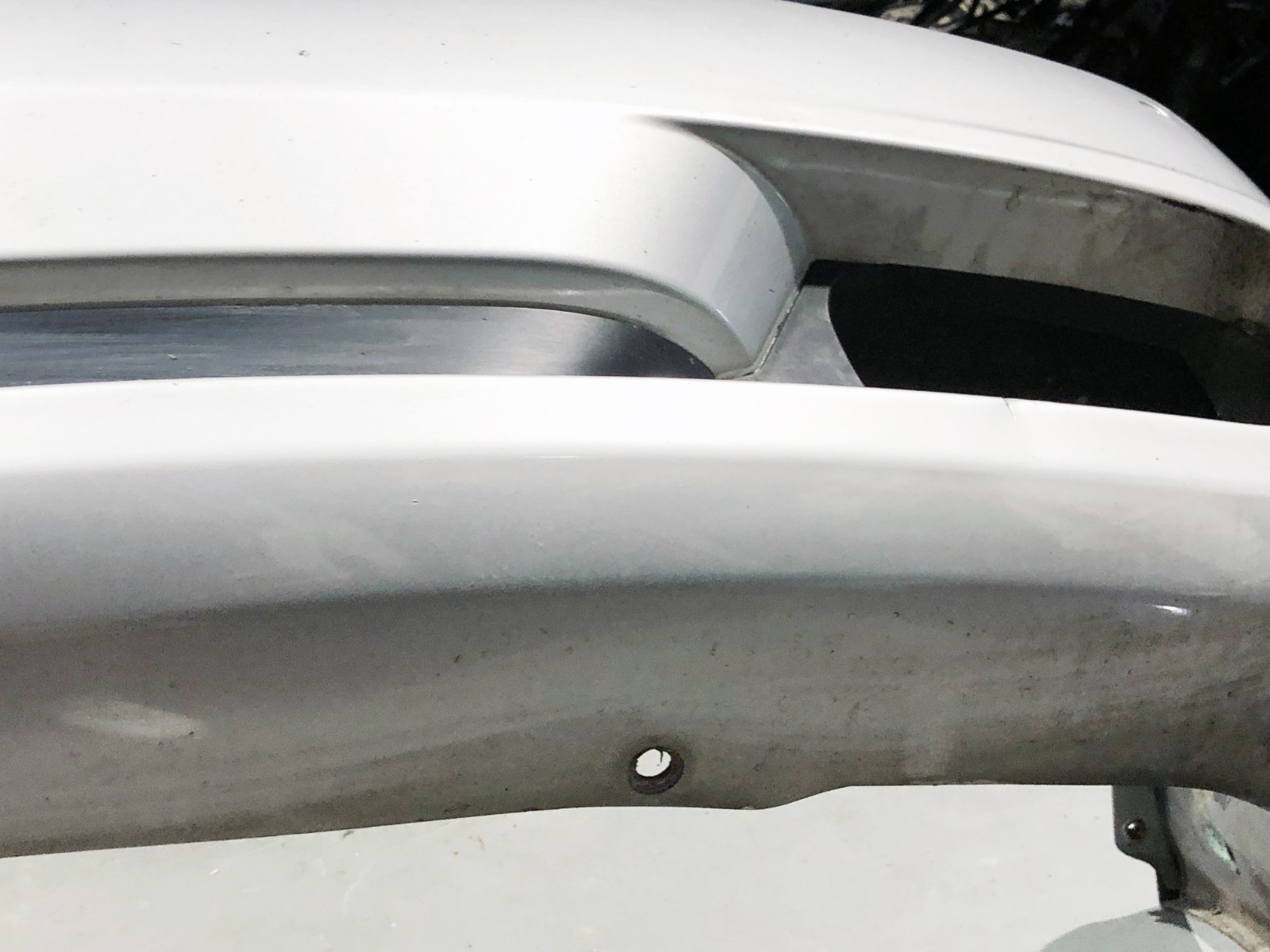 09-13 Maserati Quattroporte M139 Rear Bumper Cover GRIGIO TOURING Silver OEM 10 