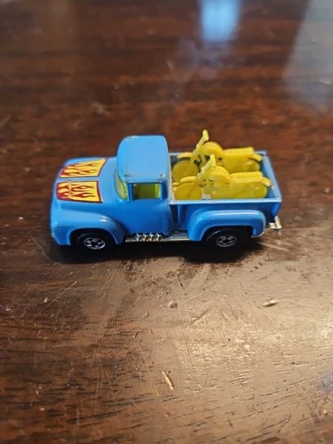 Vintage 1973 Hot Wheels '56 Hi-Tail Hauler 1:64 Pickup Truck /2 motorcycles
