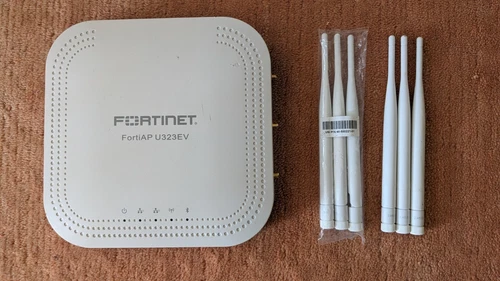 Fortinet FortiAP U323 EV Gebraucht inkl. Antennen WLAN WiFi PoE