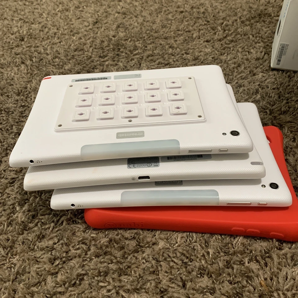 Lote 3 + más Fuhu Nabi XD 32 GB, Wi-Fi, 10,1 pulgadas - Blanco Foto 3 de 3