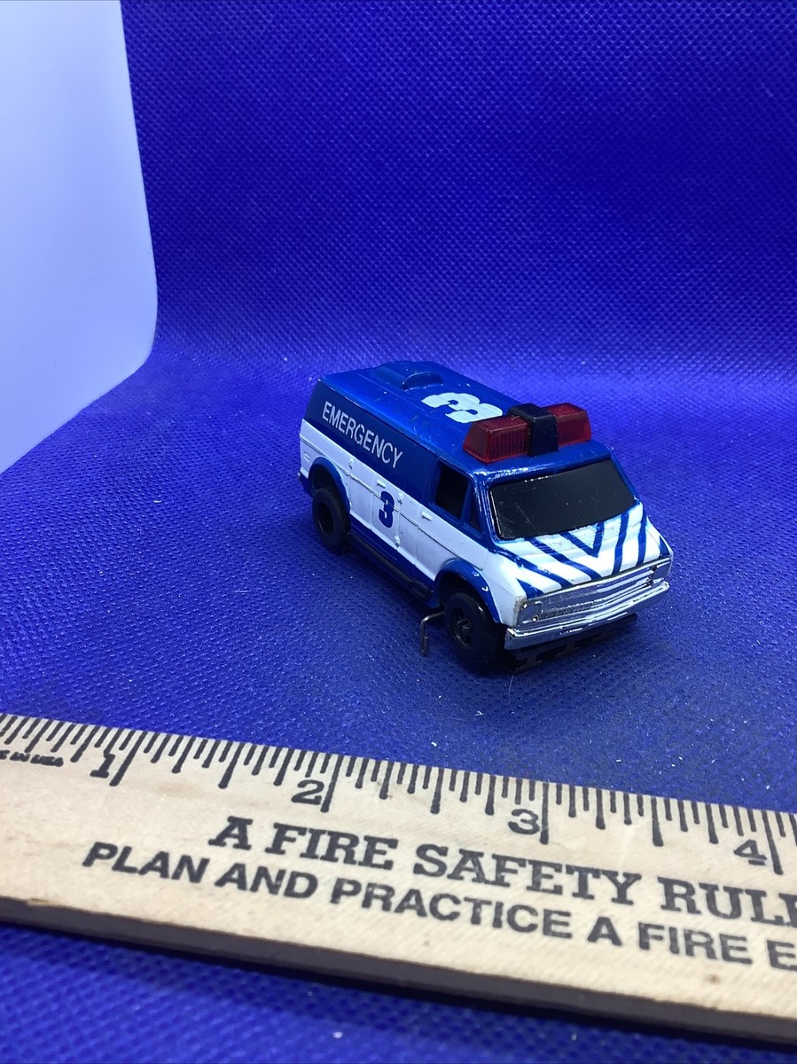 TYCO EMERGENCY VAN White/Blue slot car Model Motoring AFX Aurora
