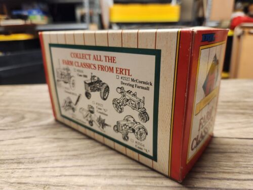 NIB ERTL Farm Classics Farmall M-TA Die-Cast Metal Model #4263 Red Tractor, nice - Picture 3 of 5