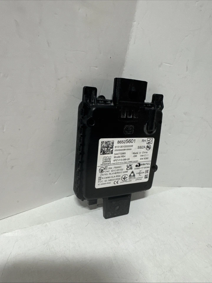 Sensor módulo de control de punto ciego pasajero derecho Chevrolet Trax 2024 2025 86525601 Foto 3 de 4