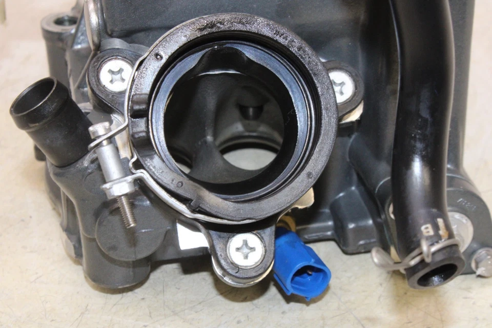 ОРИГИНАЛЬНАЯ ВЕРХНЯЯ ГОЛОВКА БЛОКА ЦИЛИНДРОВ ДВИГАТЕЛЯ 2018 KTM 390 DUKE - Изображение 3 из 4