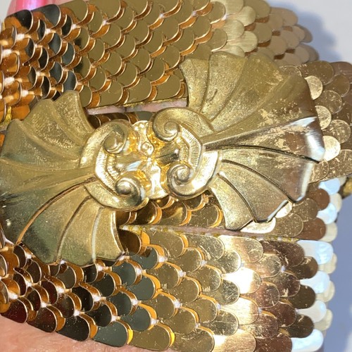 Vintage Gold Metal Fish Scale & Decorative Buckle Expandable Fashion Waist Belt