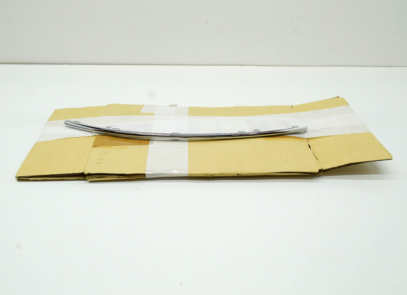 MERCEDES-BENZ E-KLASSE W212 Kühlergrill vorne links Chromleiste A2128852921