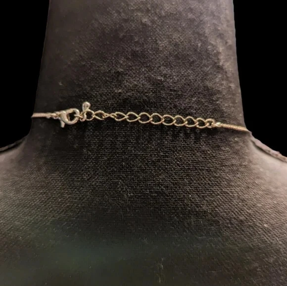 Multi-colored Resin and White Rhinestone Butterfly Pendant Necklace 16 inches - Imagem 2 de 3