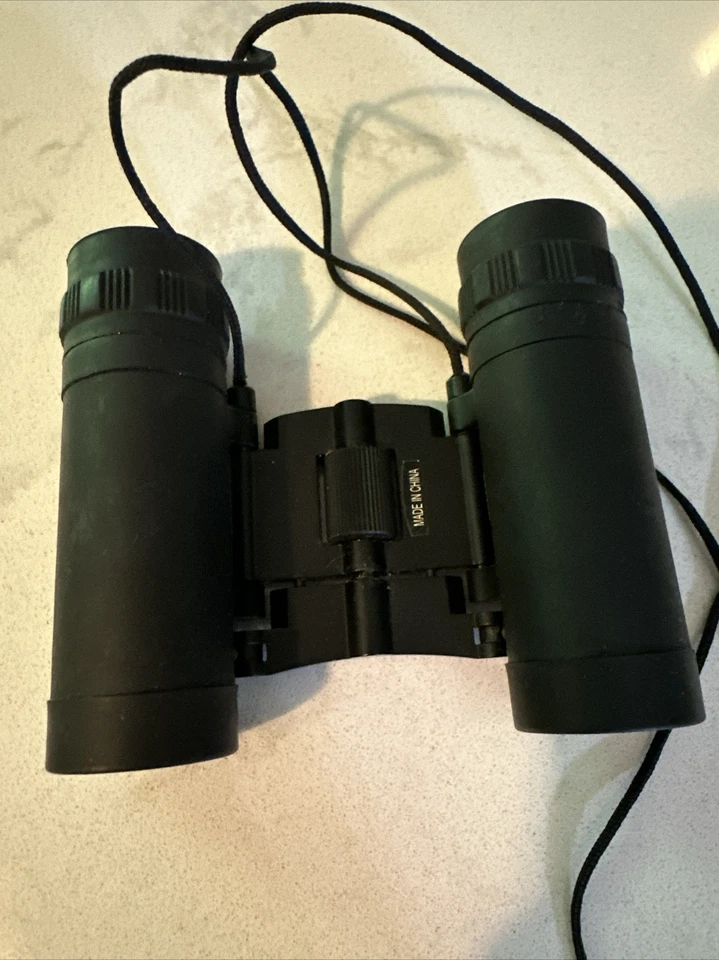 Promaster 8x21 Compact Roof Prism Binoculars - Image 3 of 4