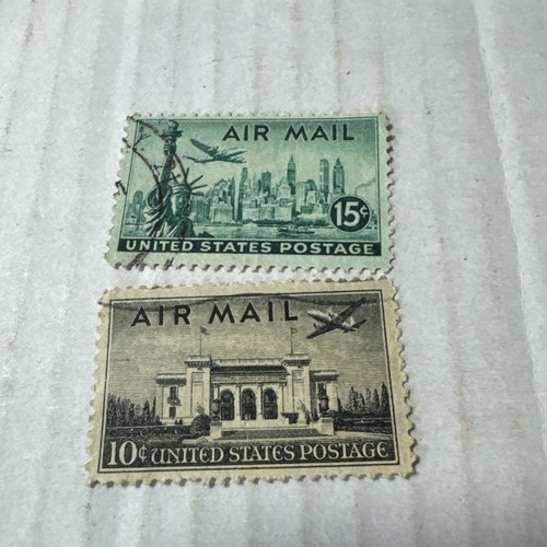 US Air Mail NYC skyline 15 et 10 cents beau timbre pour votre collection