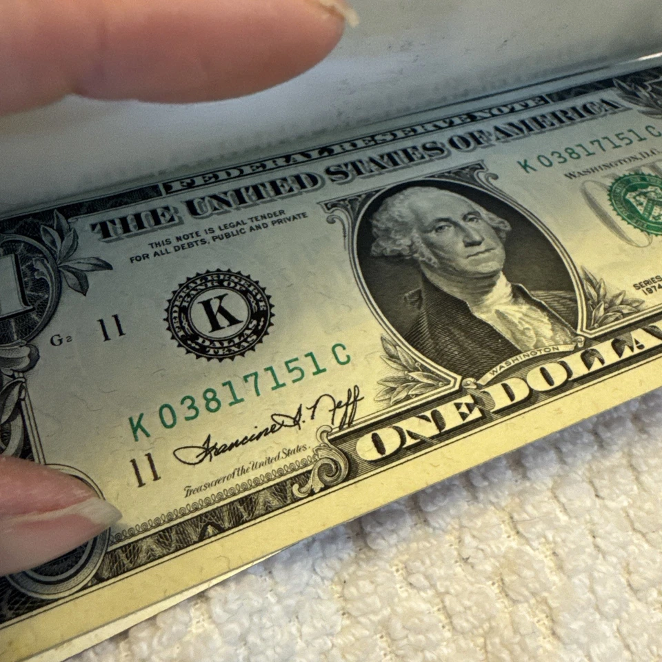 TEXAS DOODLE PAD With 5- Consecutive Uncirculated $1.00 Bills  From 1974 - Image 4 of 4