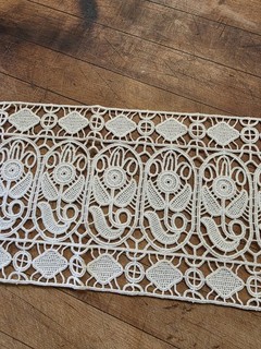 Very Nice 6 1/2 " Wide Total Of 3 3/4 Yards Vintage Lace Pieces