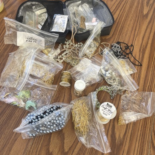 LOT MIXED BEADS LOT JEWELRY Beads Etc For JEWELRY MAKING & CRAFTS