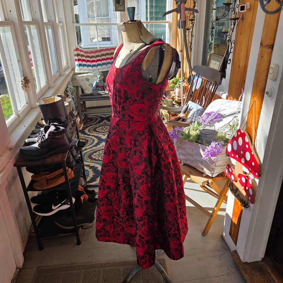 Ivanka Trump Floral-Print Fit & Flare Dress Red & Black Brocade A-Line Small - Image 4 of 4