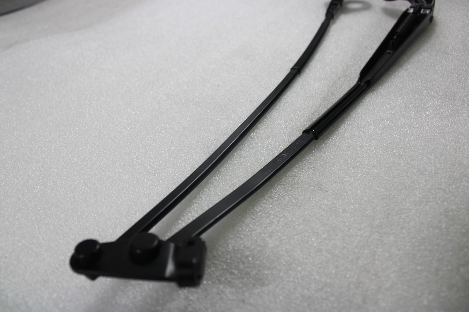 Maserati Quattroporte, LH, Left, Wiper Arm, Used, P/N 67264600