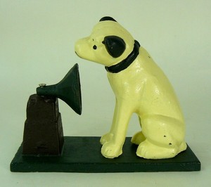 victrola dog