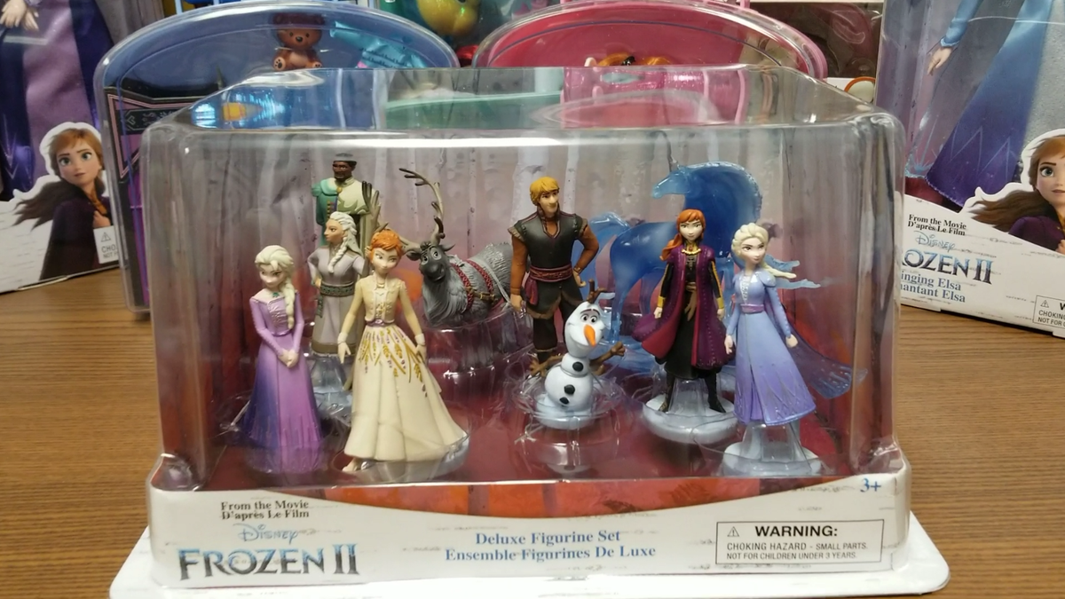 オラフのフローズンアドベンチャー デラックスフィギュアプレイセット10体 オラフのフローズンアドベンチャー デラックスフィギュアプレイ