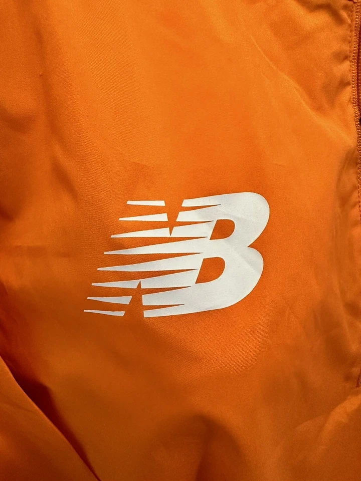 RARE Authentic New Balance LaSalle Bank Chicago Marathon Officials Jacket Size L - Image 3 of 4