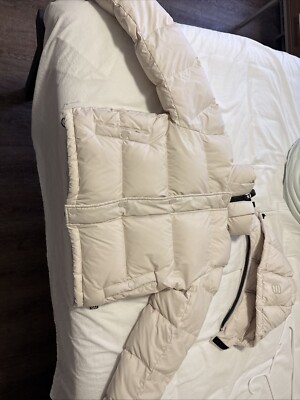 Aritzia Super Puff Pearl White XXS