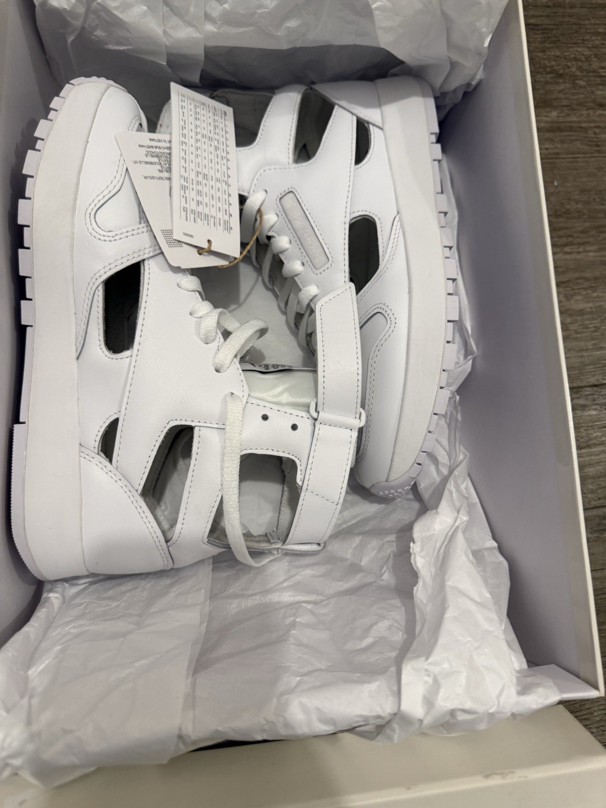 Maison Margiela x Reebok Project  0 Tabi High Top Trainers White, UK 6.5 Unisex image 5