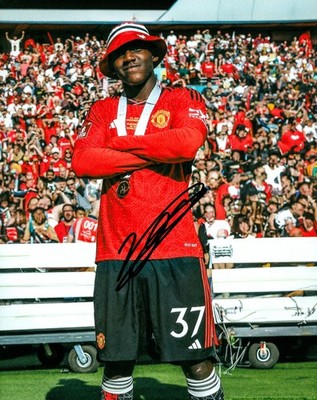 Mainoo Autograph Kobbie Mainoo Signed 10x8 Photo Manchester United Autograph Man Utd ...