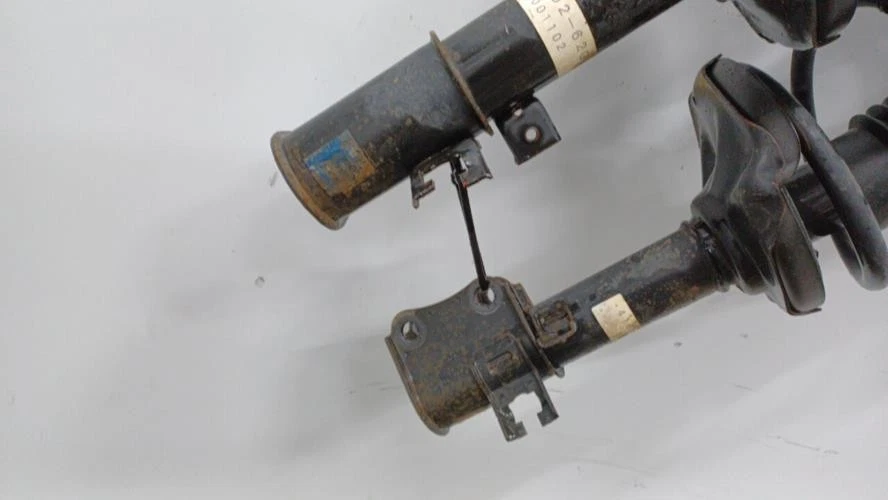 Amortisseurs avant SUZUKI BALENO 1 BREAK - Photo 3/4