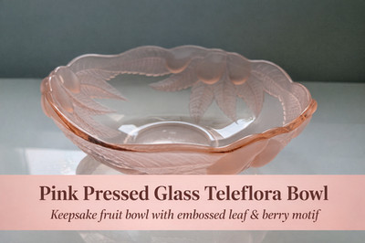 Rosa Teleflora Pressglasschale mit geprägtem Blatt & Beeren Design, überbacken 