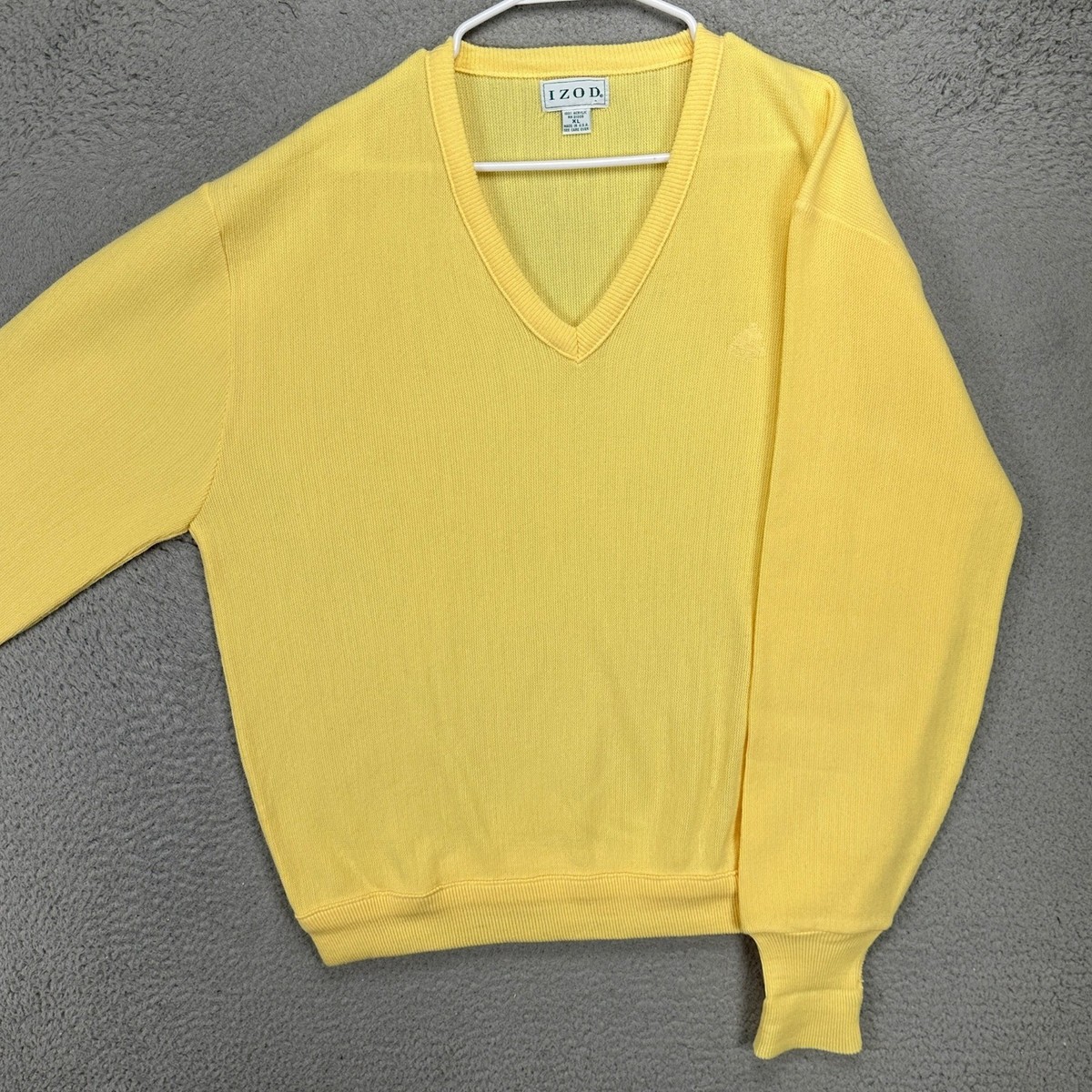 VINTAGE Izod Sweater V-Neck Mens XL Yellow Pullover Long Sleeve
