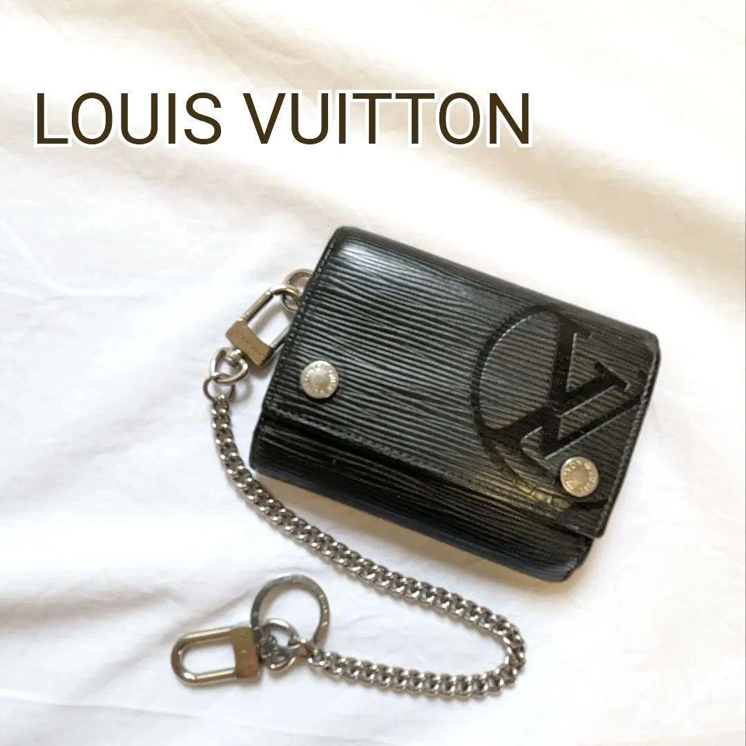 louis vuitton coin purse with chain