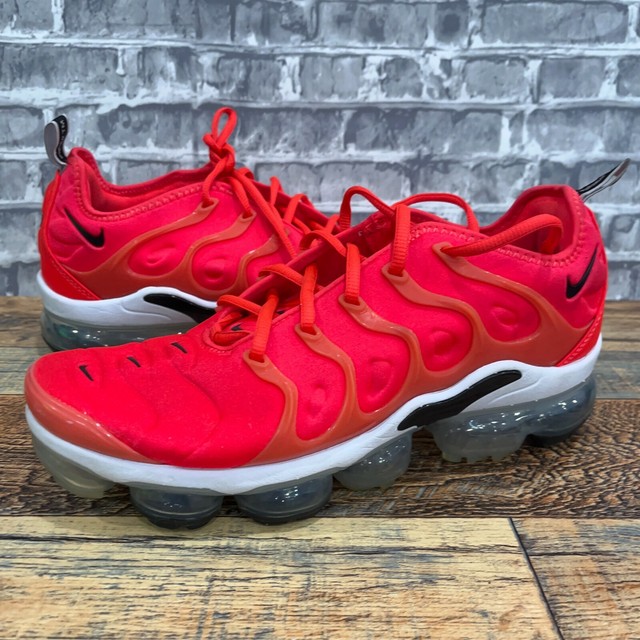 bright crimson vapormax