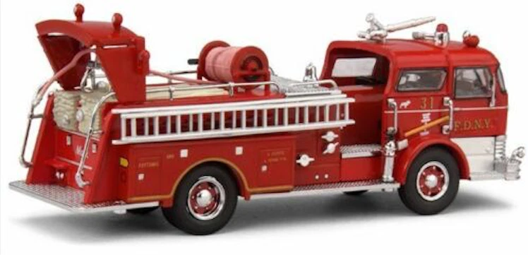 Camión de Bomberos Mack C Pumper / New York FDNY / CODE 3 (E 1:64) S. J. Cassano - Immagine 3 di 4