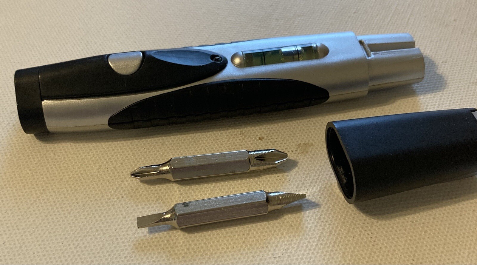 Pocket Multi Tool Dual Screwdriver Flashlight Level Pocket Clip 5.5" Length Used