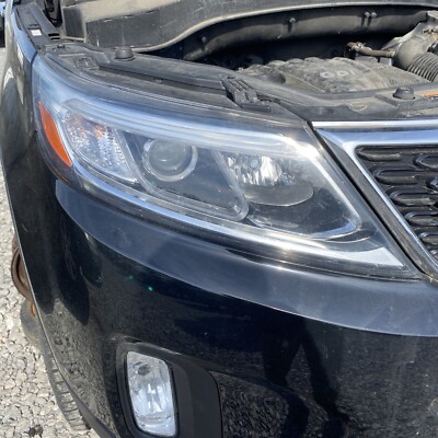 14 15 Kia Sorento Halogen Headlight Assembly OEM Passenger Right Side