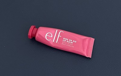 Wunderschöner Lippenbalsam Ride Or Die Lip Balm /Elf Cosmetics / Boss Berry