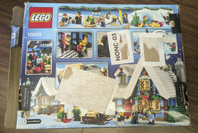 LEGO Creator Expert: Winter Village Cottage (10229) - IN BOX - HAS MINIFIGURES