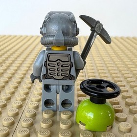 LEGO Power Miners: Gray Outfit Doc, PICKAXE, VALVE, pm030, 8191, LAVATRAZ, 2010