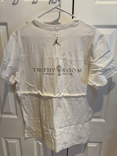 Air Jordan Men’s Trophy Room White & Gold T-Shirt Men Gr. Lg (Neu) mit Tasche - Bild 3 von 6